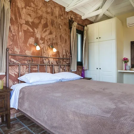 Villa Iro *